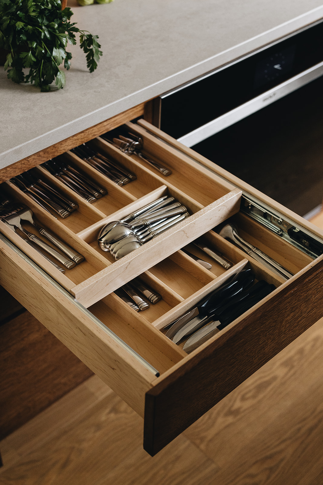 Efficient Kitchen Silverware Storage